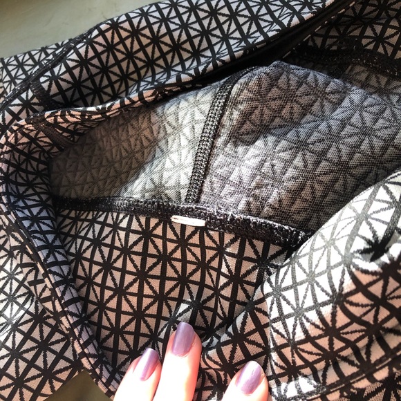 LULU LEGGINGS - Picture 4 of 4